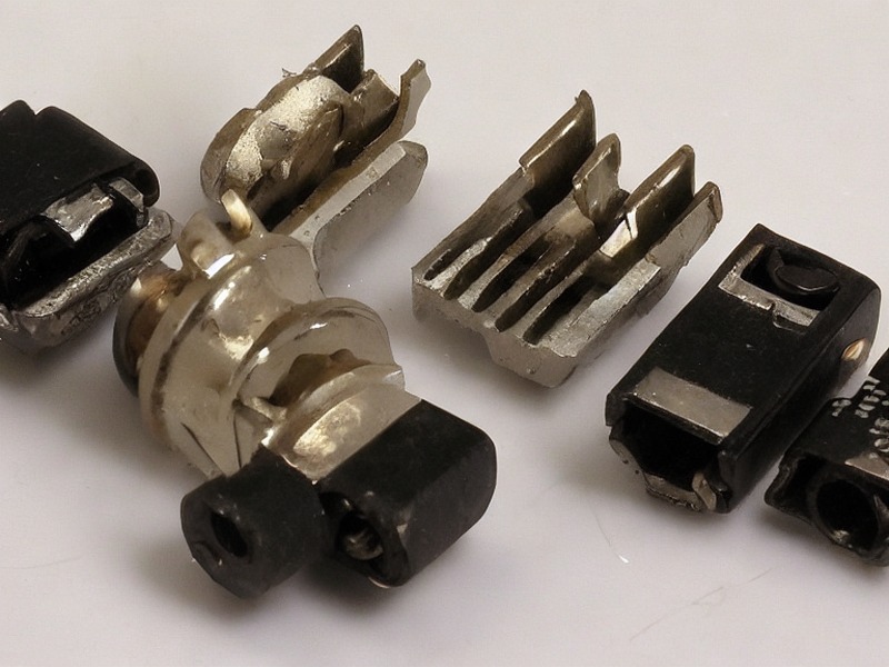 稳压器总览在工业控制中的选型资料 2
